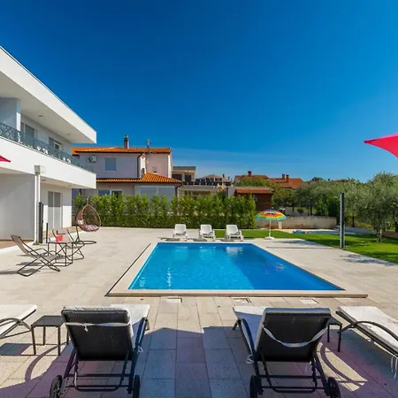 Modern Casa Storija With Pool In Novigrad Villa