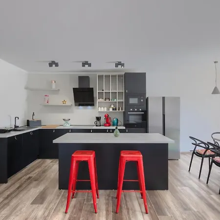 Modern Casa Storija With Pool In Novigrad Bužinija