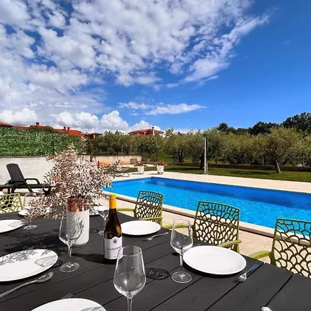 Modern Casa Storija With Pool In Novigrad *