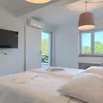 Modern Casa Storija With Pool In Novigrad Vila Bužinija