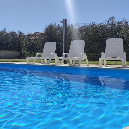 Modern Casa Storija With Pool In Novigrad * Buzinija