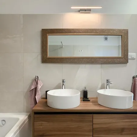 Modern Casa Storija With Pool In Novigrad Bužinija